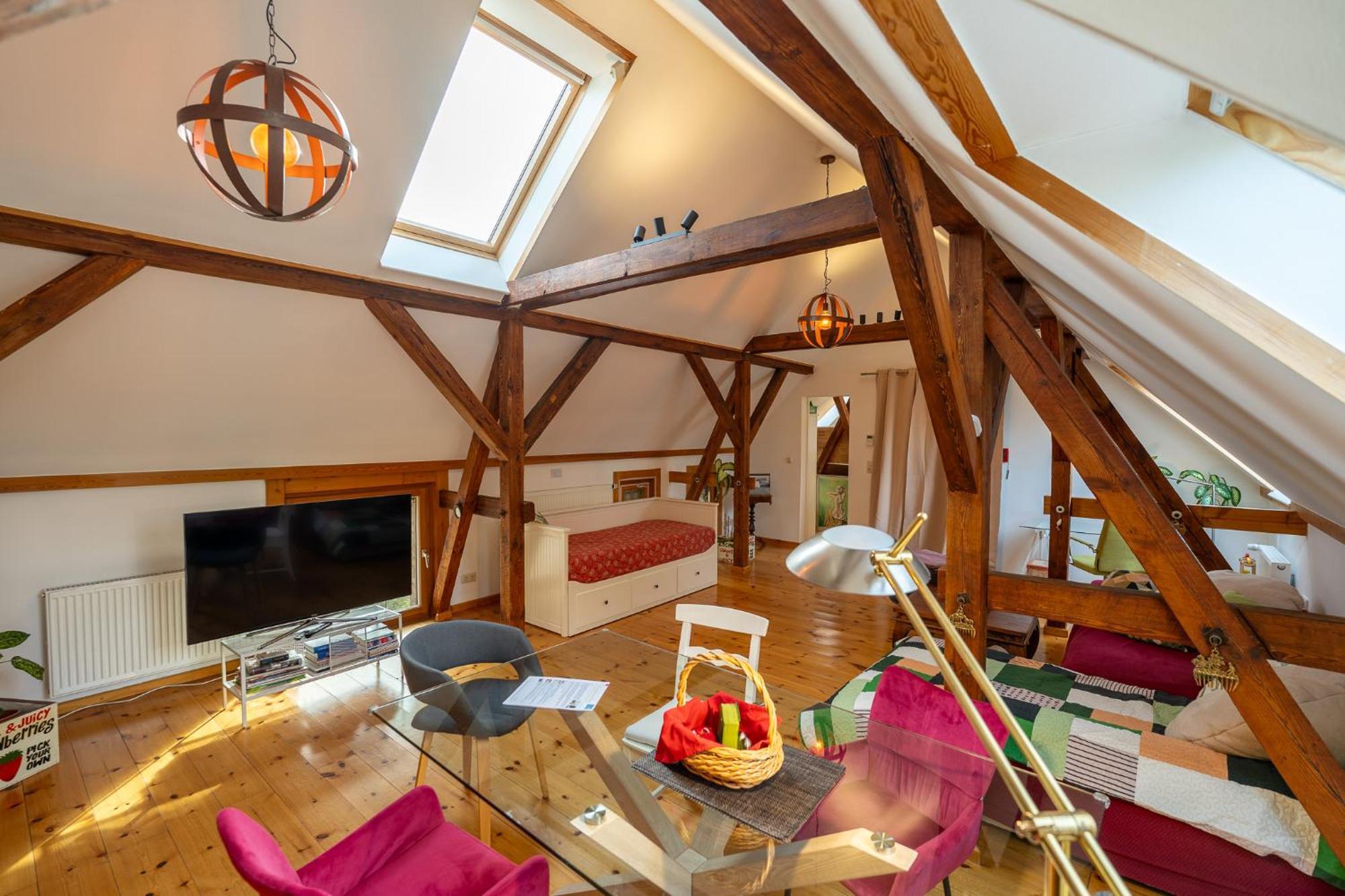 Apartment Historisches Retro Loft 70m2 Mit Garten & Seenaehe